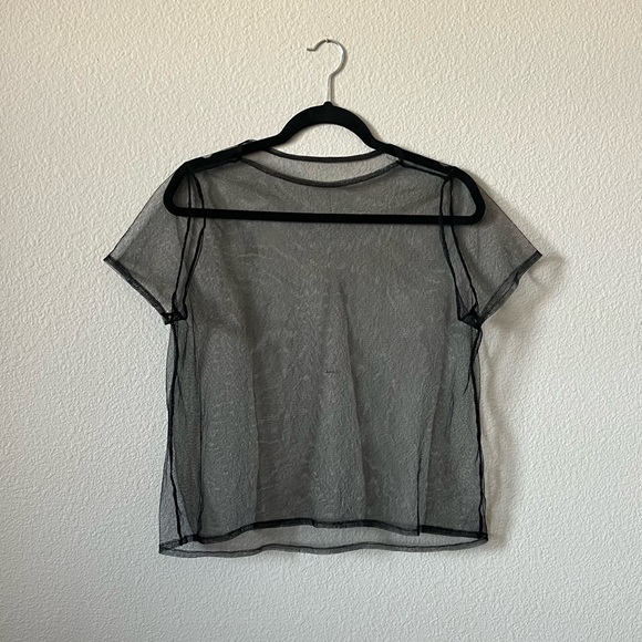 Bundle of 2 Mesh Shirts - Picture 2 of 6